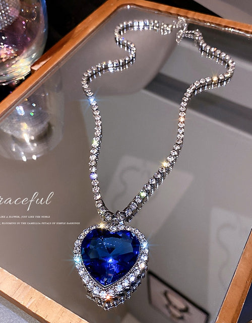 Load image into Gallery viewer, Titanic Heart Of Ocean Necklace
